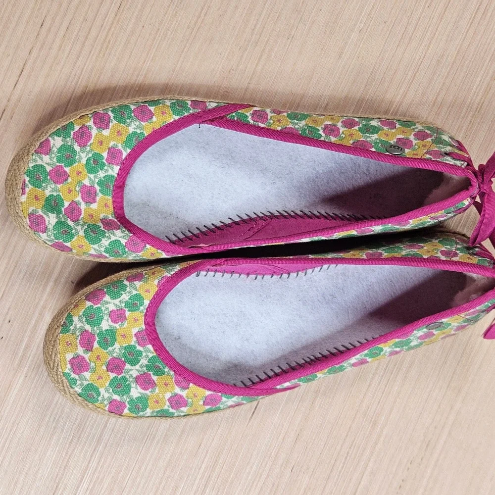 UGG Australia Floral Espadrille Flats Women 8 Pink Green Yellow Canvas Bows READ